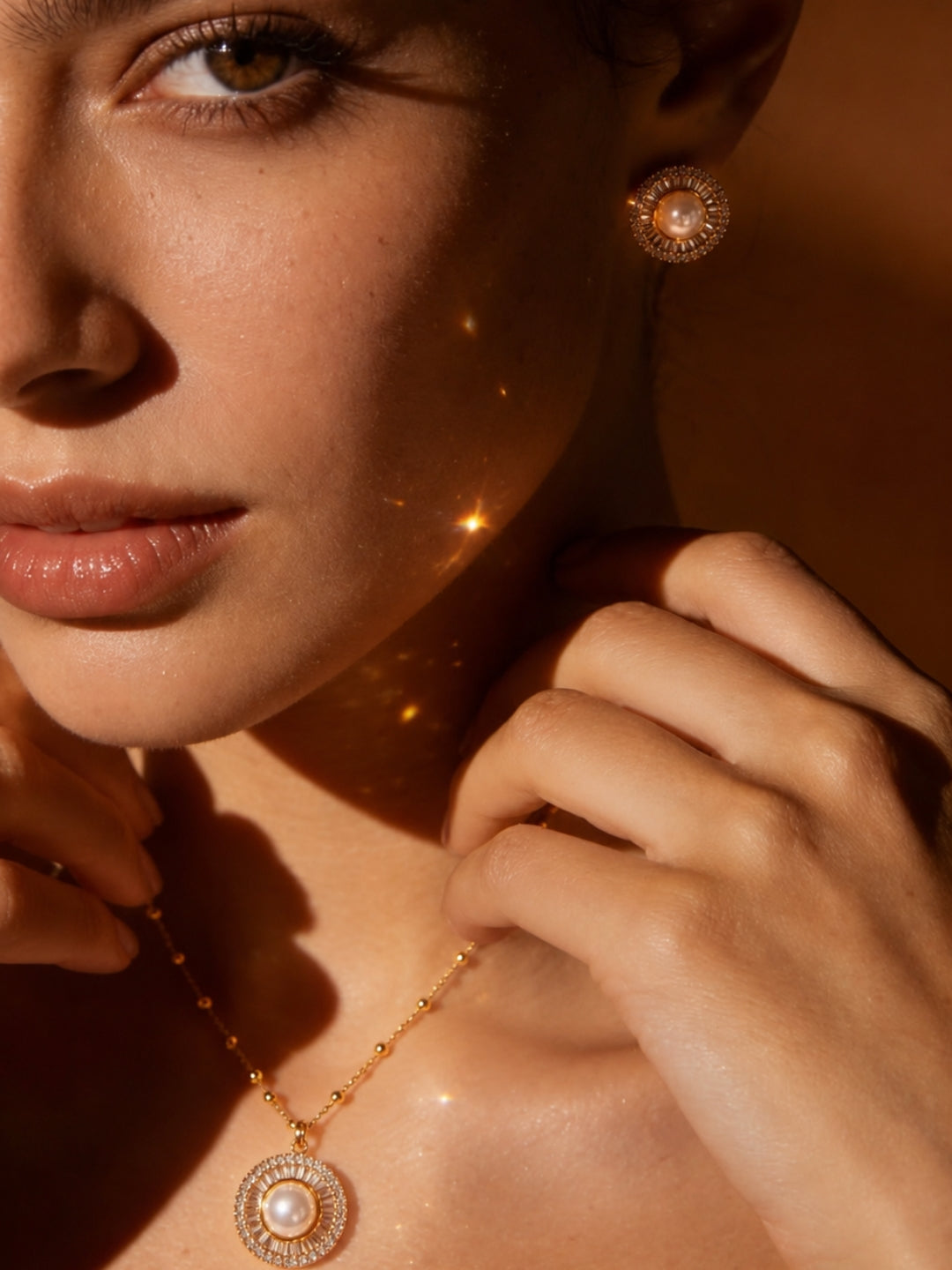 Perlina Pearl Medallion Necklace & Stud Earring Set, 18K Gold-Plated