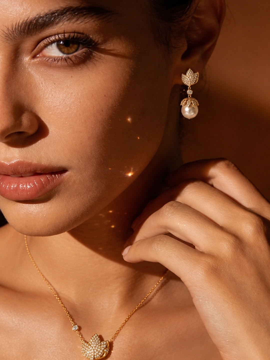 Ninfea Pearl Necklace & Earrings Set