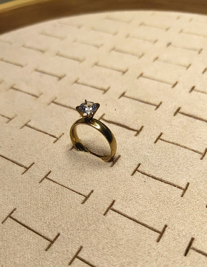 Elegant Round Solitaire Ring – (Anti-Tarnish Gold)