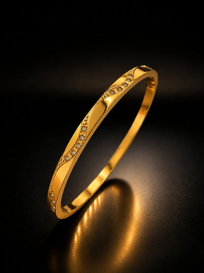 Twisted Pavé Bangle | 18K Gold Plated