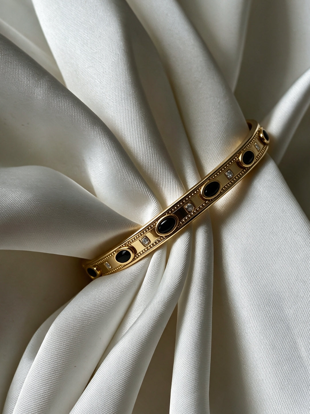 Onice Black Crystal Bracelet
