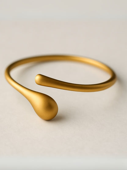 Modern Open Cuff in 18K Matte Gold – Luxe & Skin Friendly