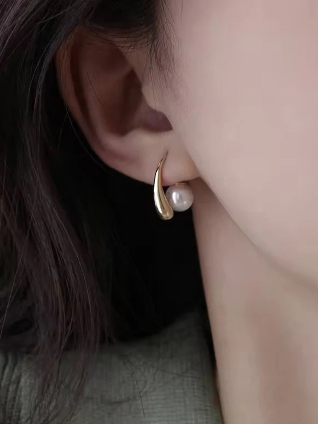 Gold Pearl Stud Earrings – Dainty Everyday Minimal Jewelry