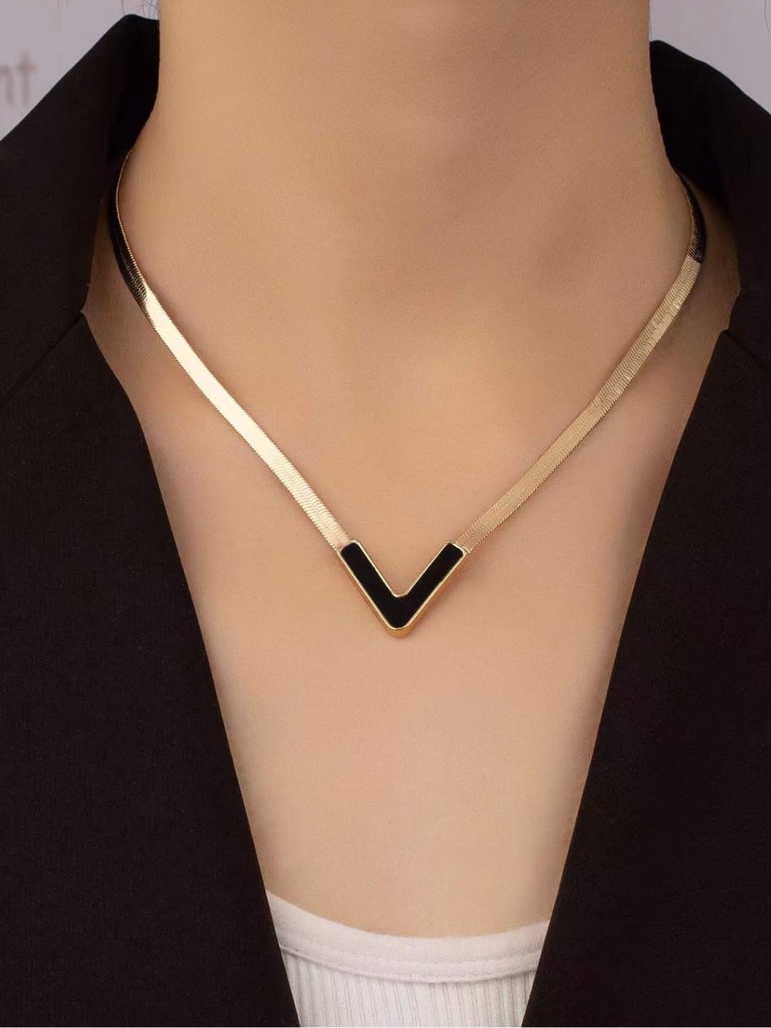 Black V Neckpiece – 18K Gold Plated Black Onyx Necklace (Anti-Tarnish)