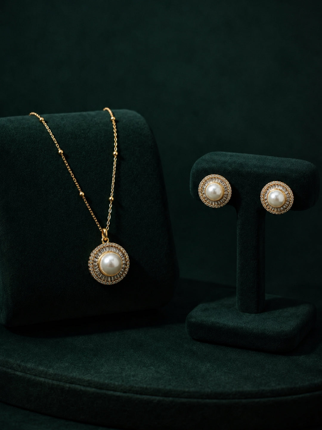 Perlina Pearl Medallion Necklace & Stud Earring Set, 18K Gold-Plated