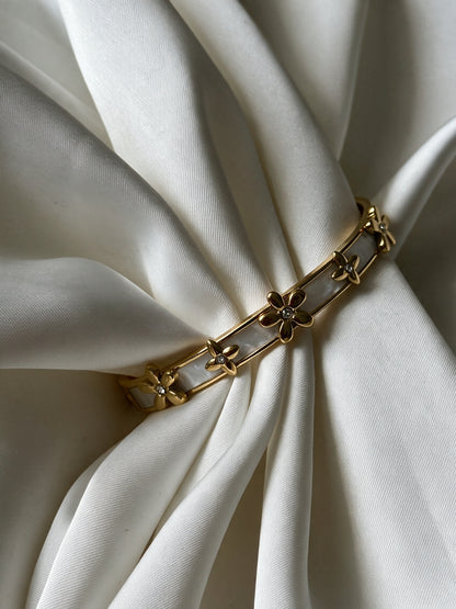 Fiorella Mother-of-Pearl Flower  Bracelet