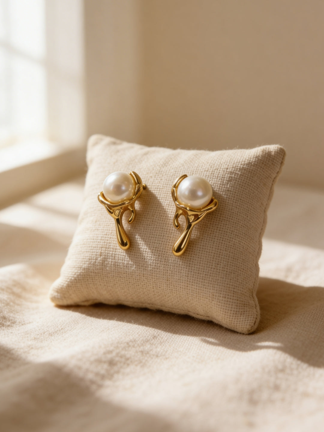 Pearl Melt Gold Stud Earrings – 18K Gold Plated Stainless Steel
