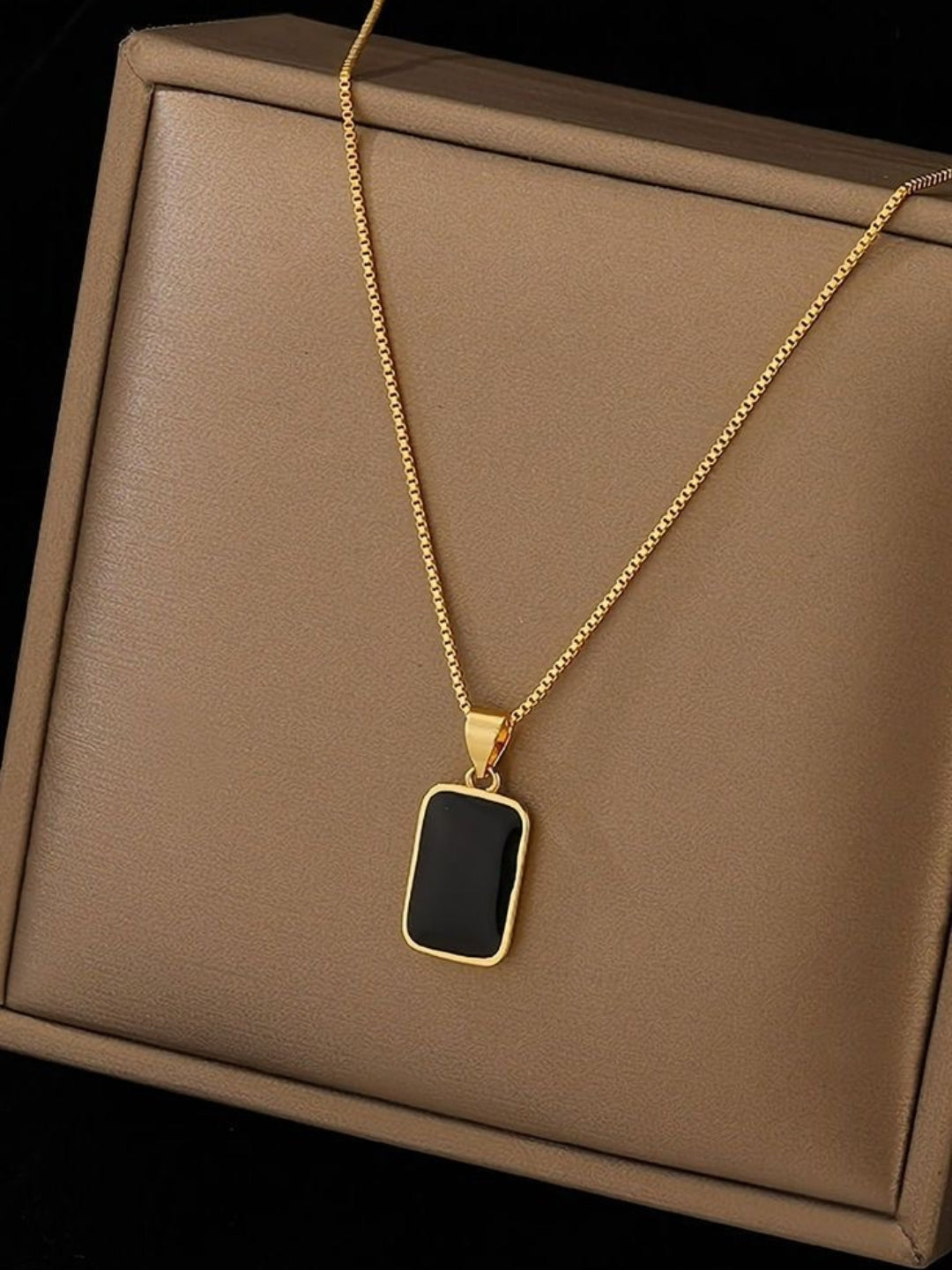 Black Onyx Pendant Chain Necklace – 18K Gold, Everyday Minimal Jewelry