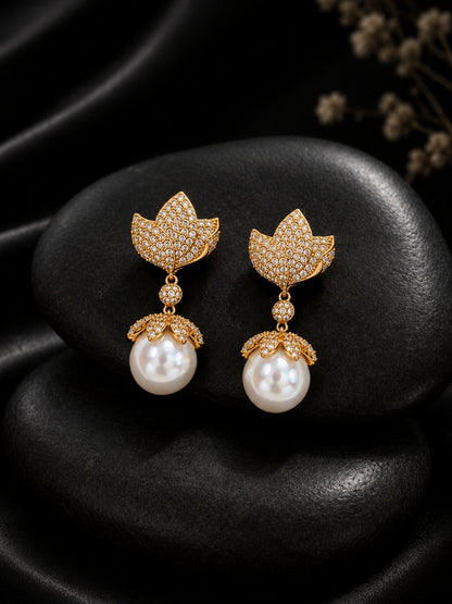 Ninfea Pearl Necklace & Earrings Set