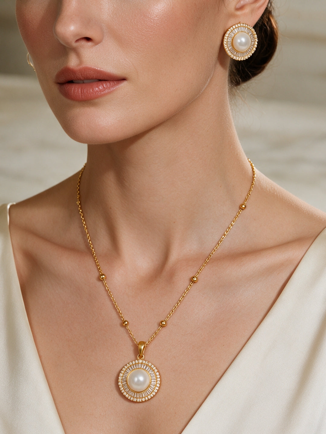 Perlina Pearl Medallion Necklace & Stud Earring Set, 18K Gold-Plated