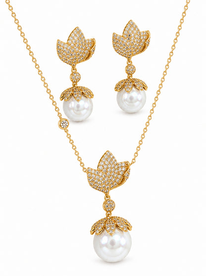 Ninfea Pearl Necklace & Earrings Set