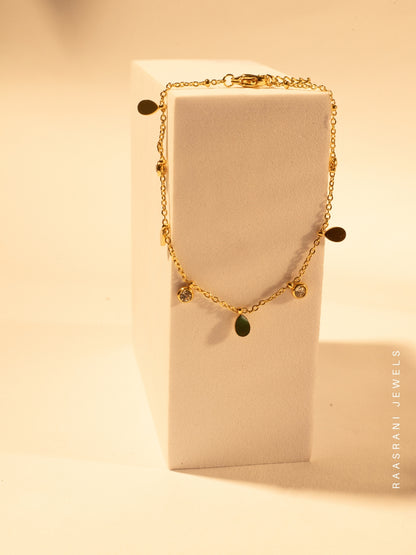 Teardrop Charm Bracelet in 18K Gold – Adjustable & Anti-Tarnish