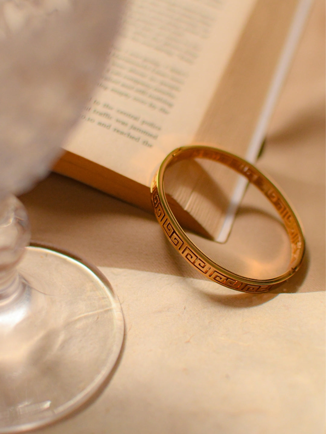 Mini Luxe 18K Gold Bracelet – Skin Friendly & Water Resistant