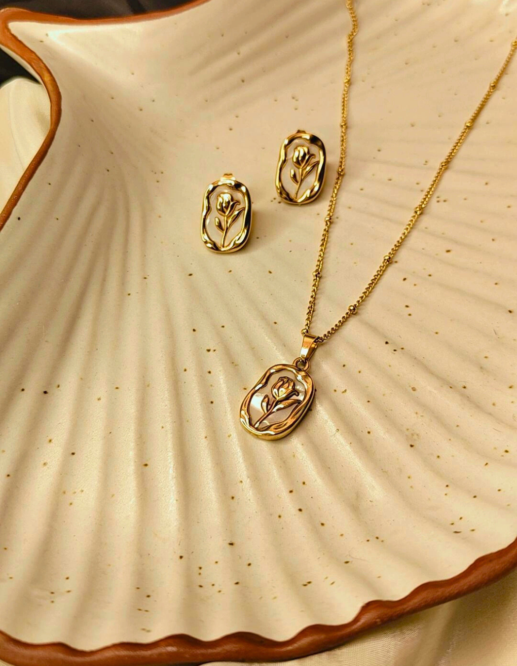 Rose Engraved Set