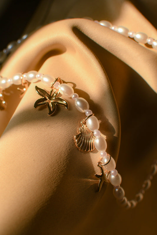 Beach-Inspired Gold Pearl Choker – Single Layer