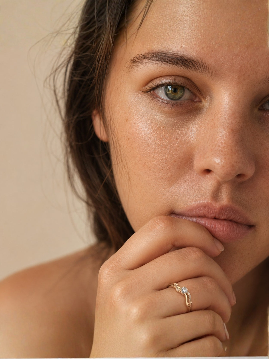 Single Solitaire Curve Studded Ring – 18K Rose Gold CZ Ring