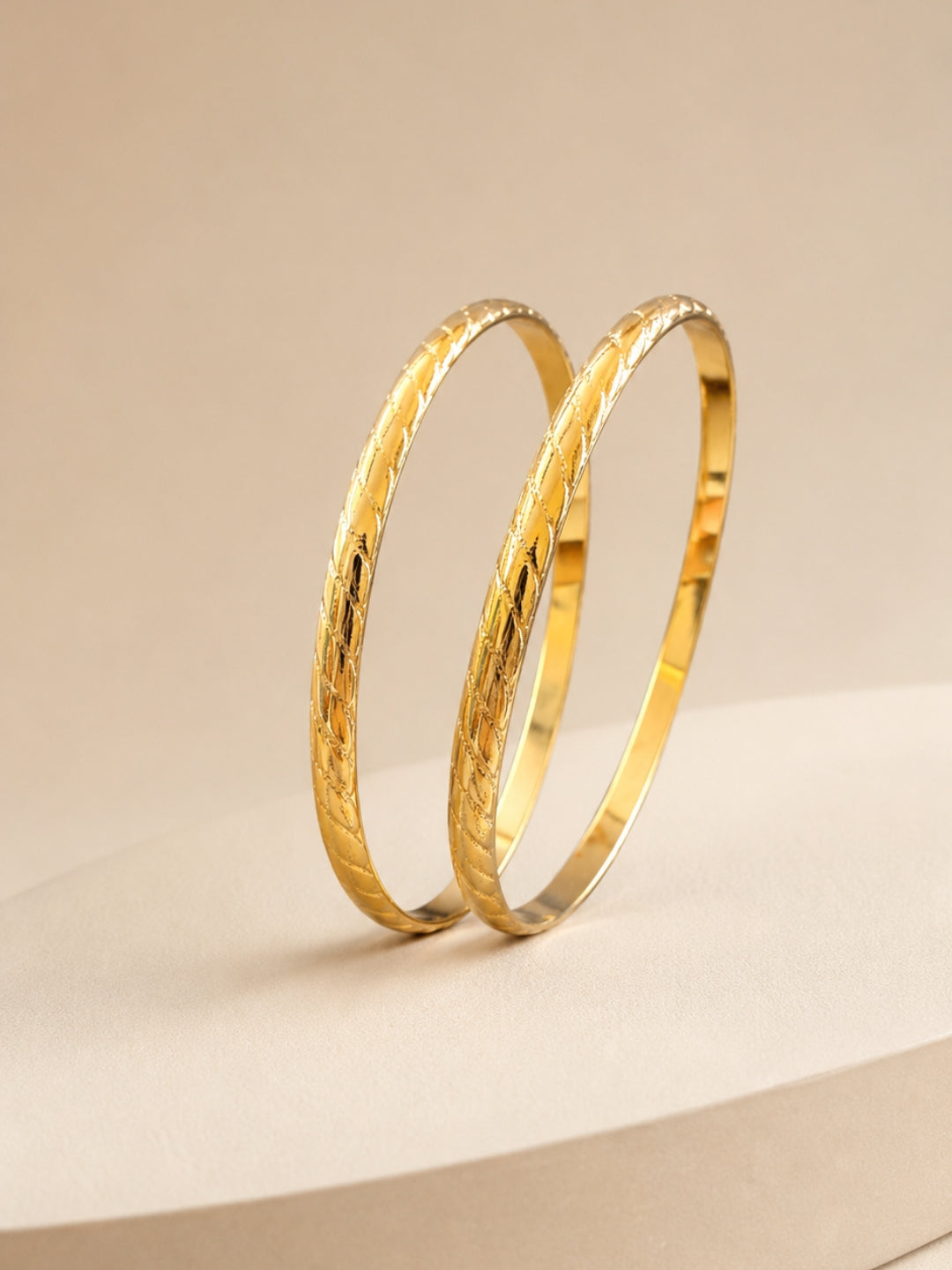18K Gold Curve Stripe Bangles – Anti Tarnish Stackable Kada