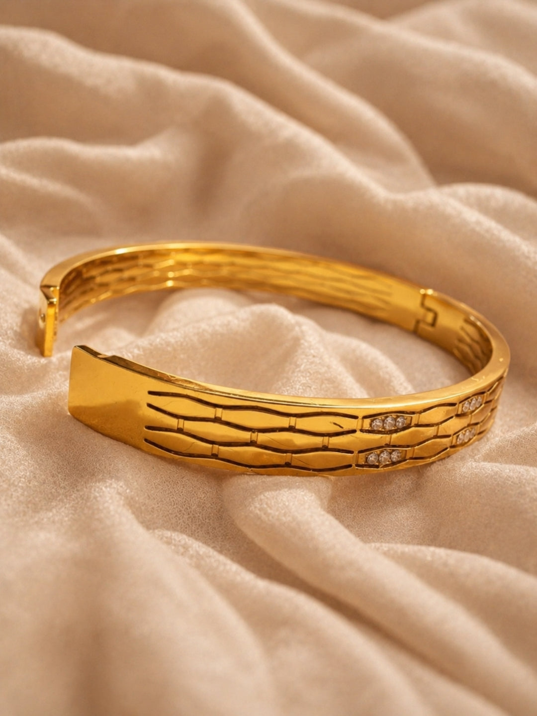 Faceted Honeycomb CZ Bangle — 18K Gold Plated Stainless Steel